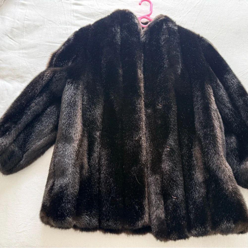 Elegant Black Faux Fur Coat - Picture 1 of 4